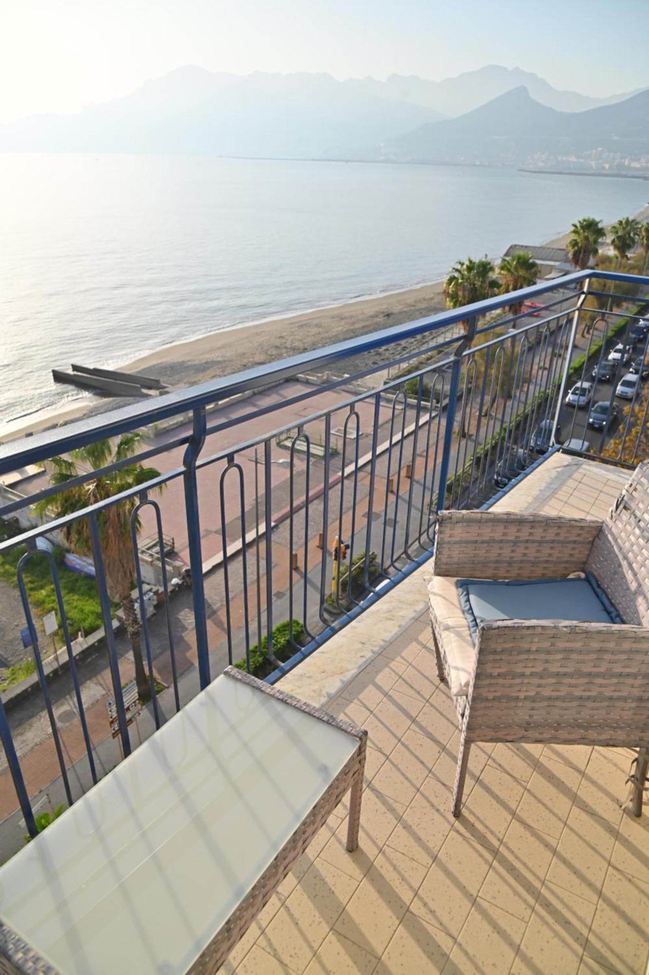 Terrazza Marconi Apartman Salerno Kültér fotó