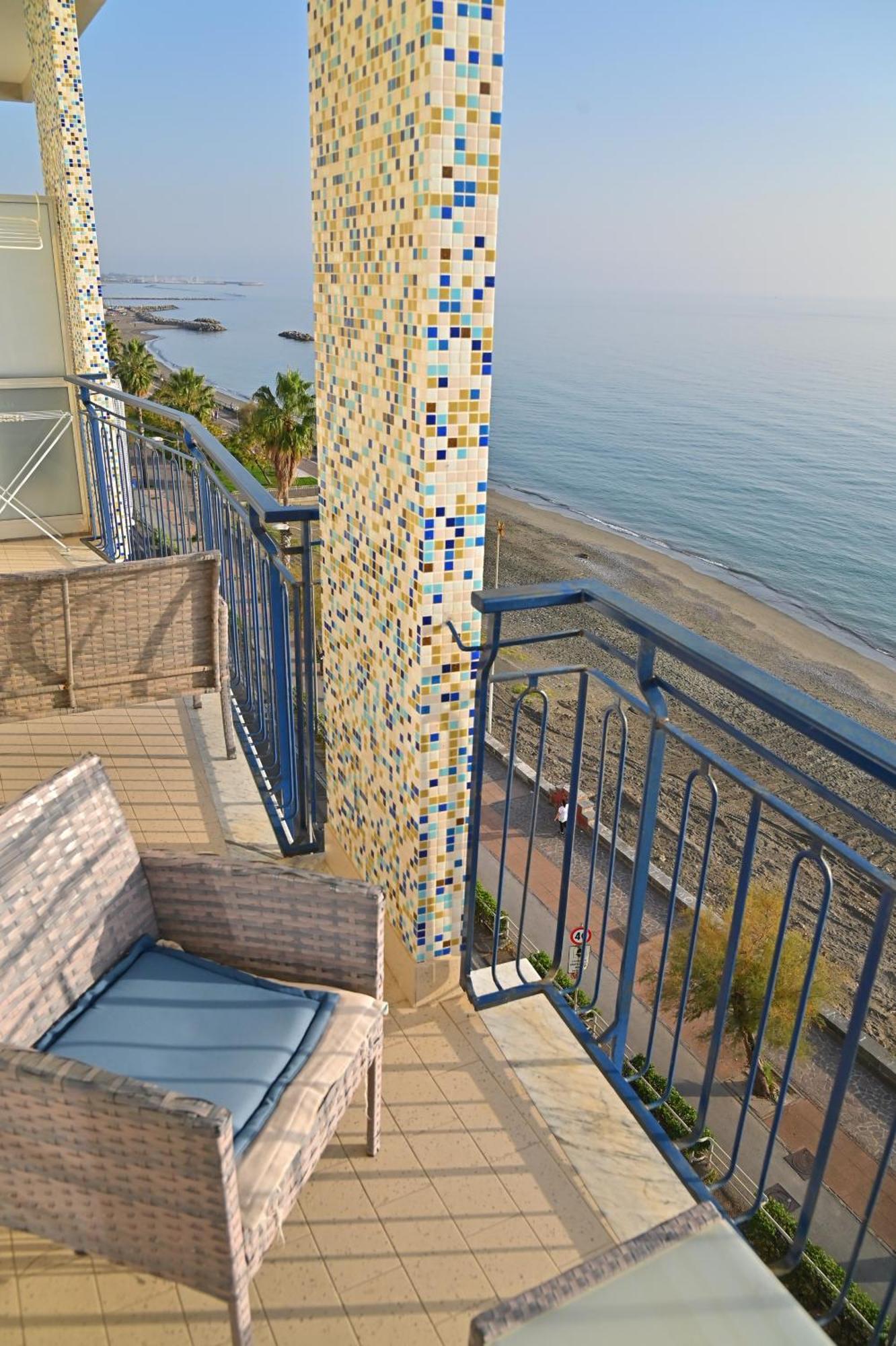 Terrazza Marconi Apartman Salerno Kültér fotó