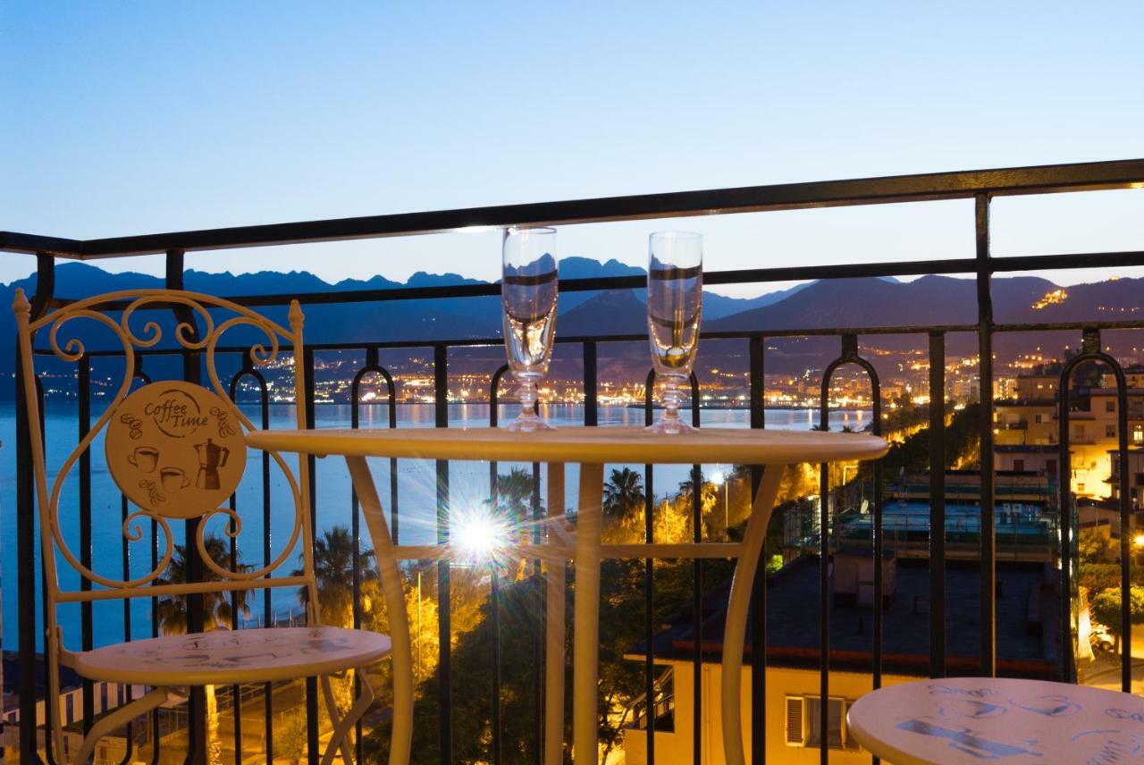 Terrazza Marconi Apartman Salerno Kültér fotó